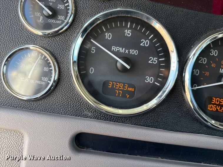 image for item DH1931 2015 Peterbilt 365 crane truck