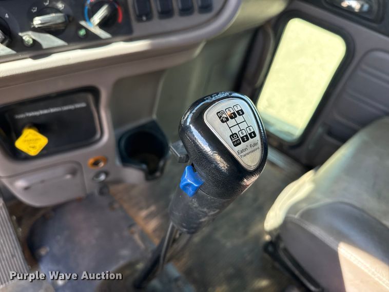 image for item DH1931 2015 Peterbilt 365 crane truck