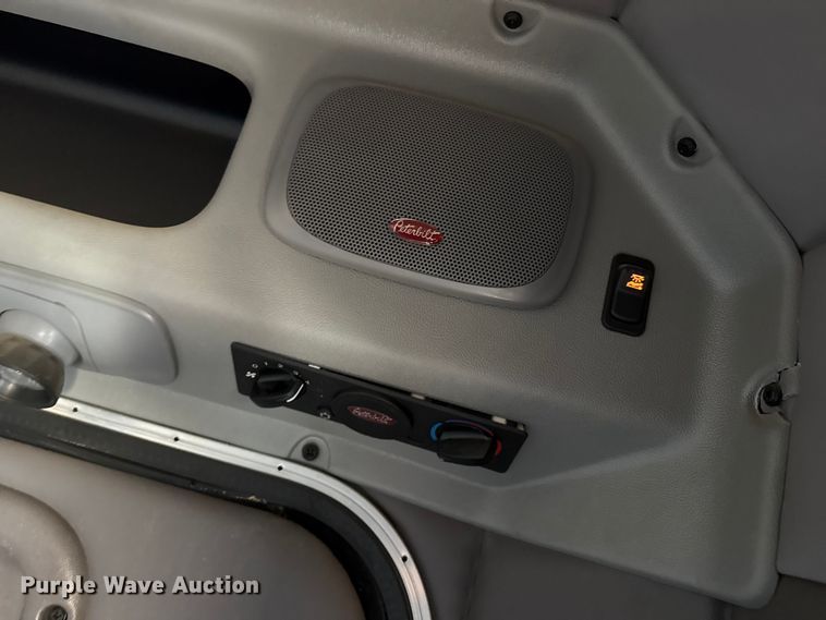 image for item DH1931 2015 Peterbilt 365 crane truck