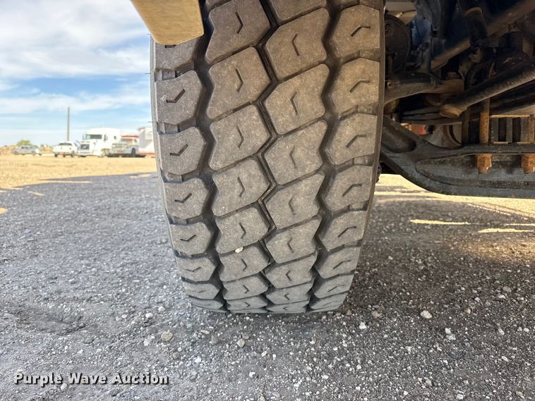 image for item DH1931 2015 Peterbilt 365 crane truck