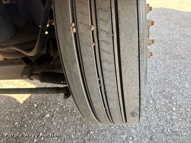 image for item DH1931 2015 Peterbilt 365 crane truck