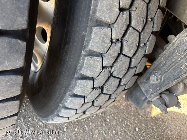 image for item DH1931 2015 Peterbilt 365 crane truck