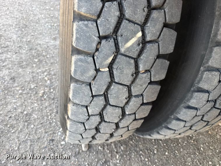 image for item DH1931 2015 Peterbilt 365 crane truck