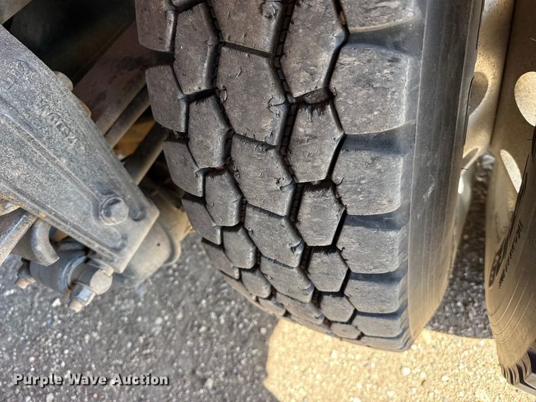 image for item DH1931 2015 Peterbilt 365 crane truck