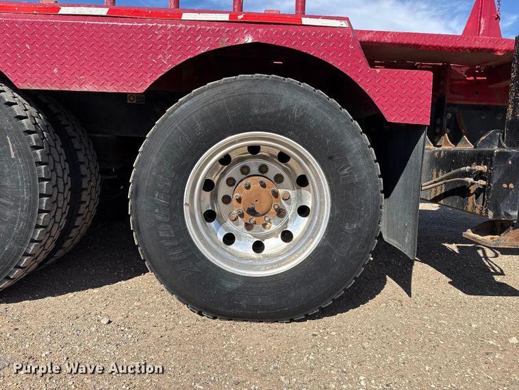 image for item DH1931 2015 Peterbilt 365 crane truck