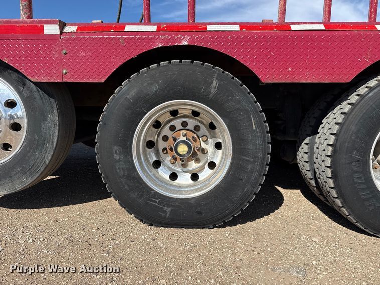 image for item DH1931 2015 Peterbilt 365 crane truck