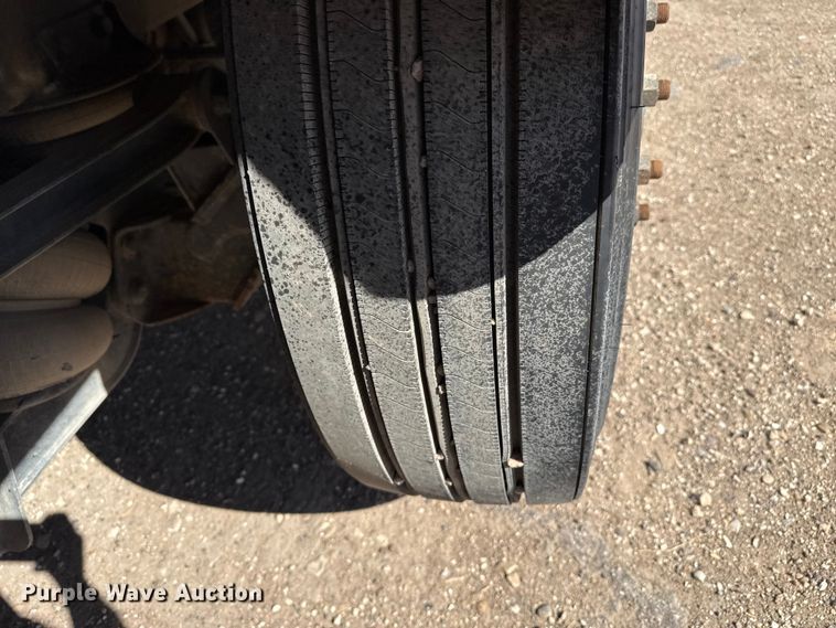 image for item DH1931 2015 Peterbilt 365 crane truck