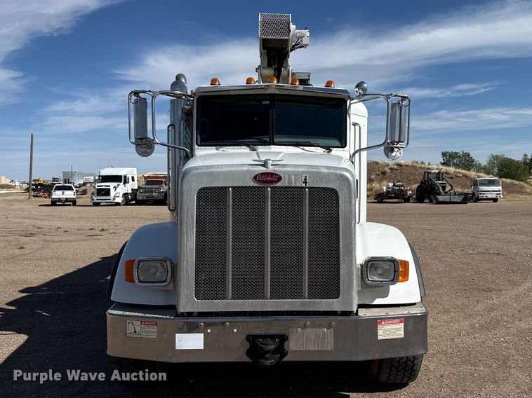 image for item DH1932 2013 Peterbilt 365 crane truck