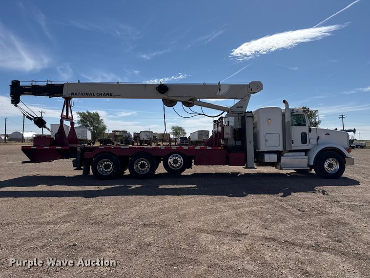 image for item DH1932 2013 Peterbilt 365 crane truck
