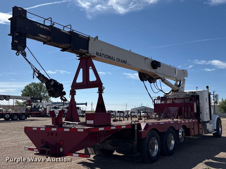 image for item DH1932 2013 Peterbilt 365 crane truck