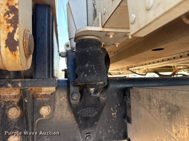 image for item DH1932 2013 Peterbilt 365 crane truck