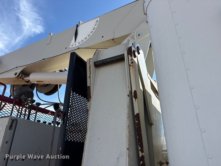 image for item DH1932 2013 Peterbilt 365 crane truck