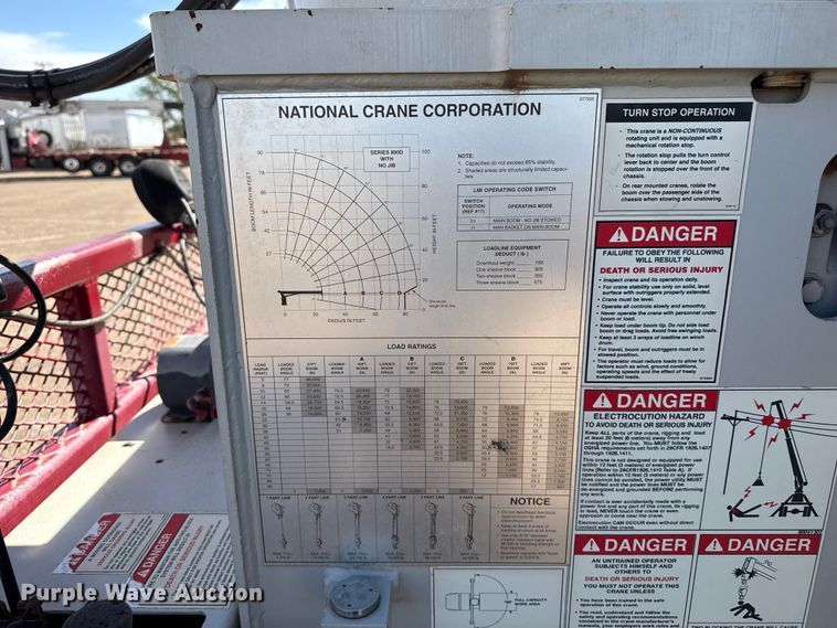 image for item DH1932 2013 Peterbilt 365 crane truck