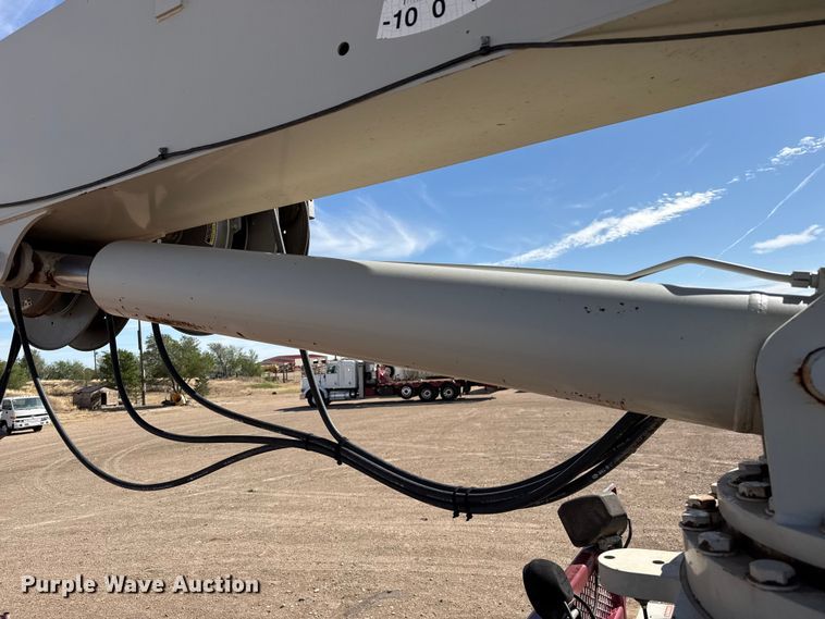 image for item DH1932 2013 Peterbilt 365 crane truck