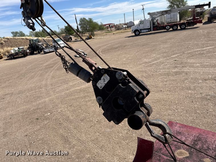 image for item DH1932 2013 Peterbilt 365 crane truck