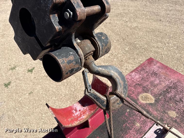 image for item DH1932 2013 Peterbilt 365 crane truck