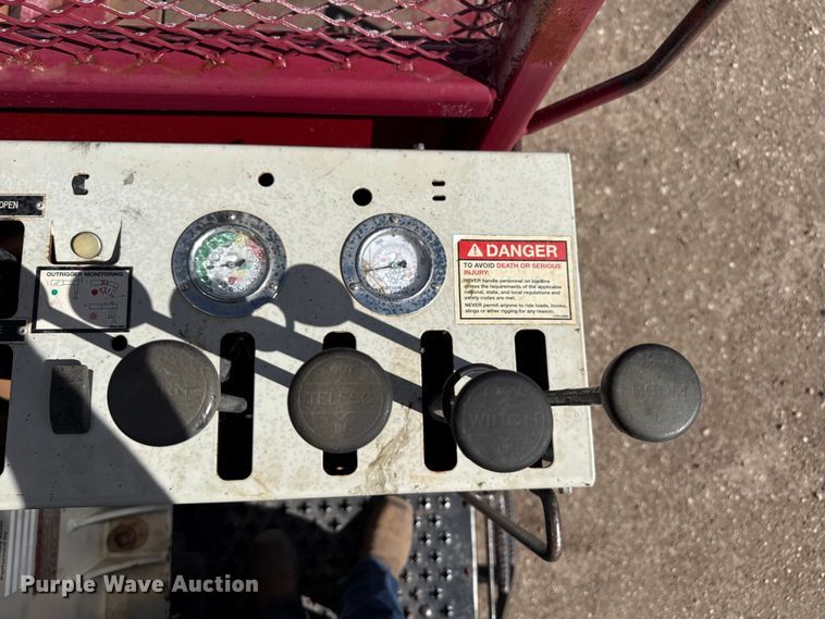 image for item DH1932 2013 Peterbilt 365 crane truck