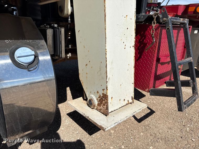 image for item DH1932 2013 Peterbilt 365 crane truck