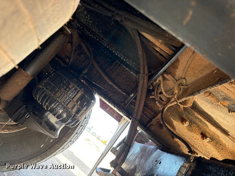 image for item DH1932 2013 Peterbilt 365 crane truck