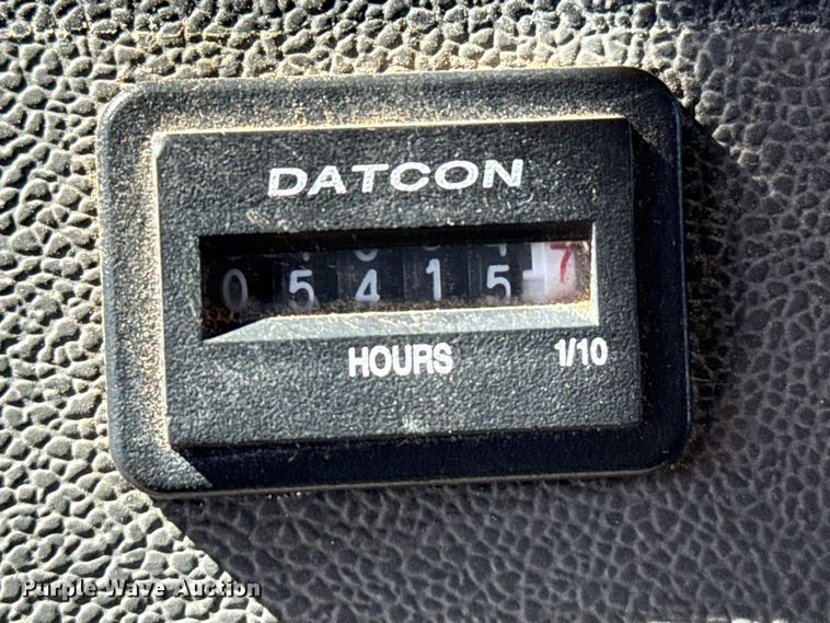 image for item DH1932 2013 Peterbilt 365 crane truck