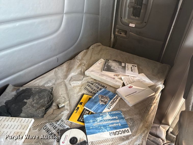 image for item DH1932 2013 Peterbilt 365 crane truck