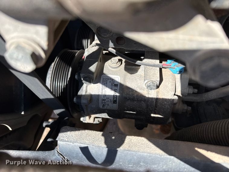 image for item DH1932 2013 Peterbilt 365 crane truck