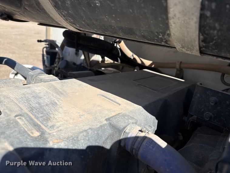 image for item DH1932 2013 Peterbilt 365 crane truck