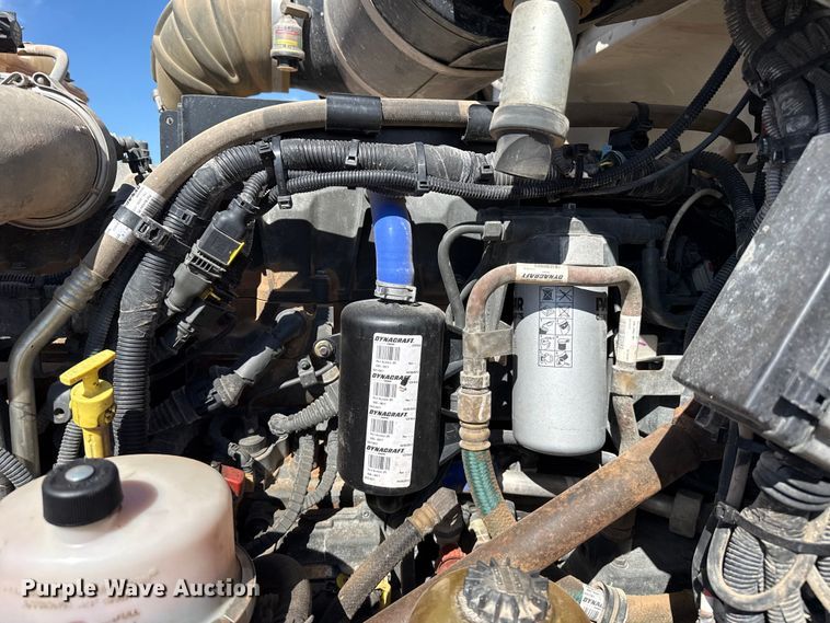 image for item DH1932 2013 Peterbilt 365 crane truck