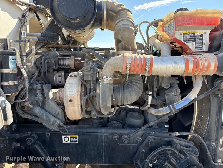 image for item DH1932 2013 Peterbilt 365 crane truck