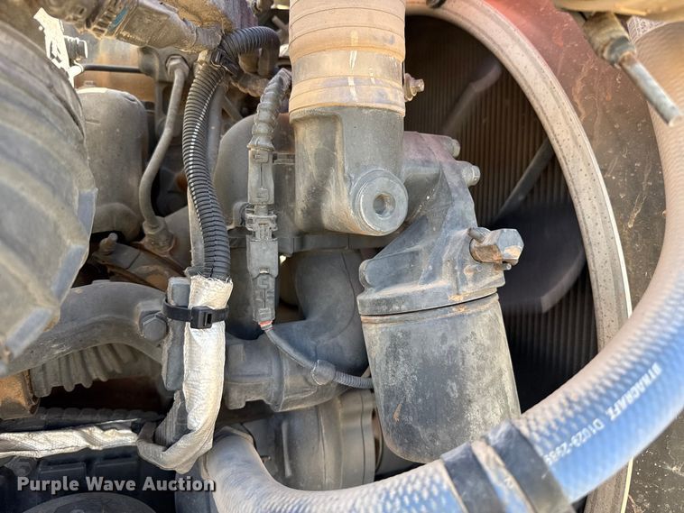 image for item DH1932 2013 Peterbilt 365 crane truck