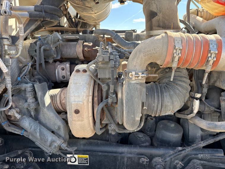 image for item DH1932 2013 Peterbilt 365 crane truck