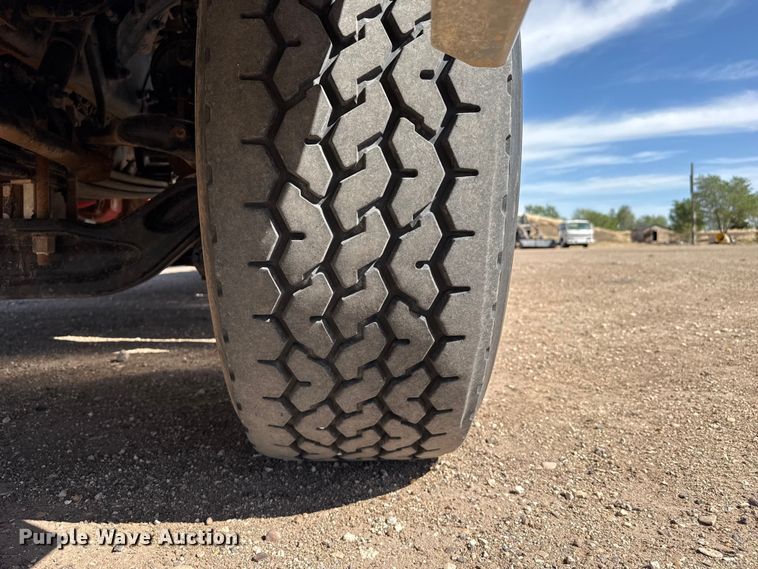 image for item DH1932 2013 Peterbilt 365 crane truck