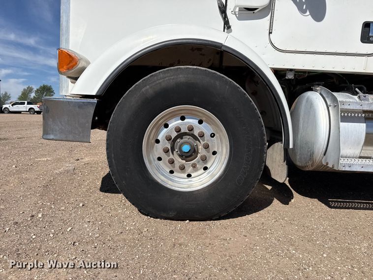 image for item DH1932 2013 Peterbilt 365 crane truck