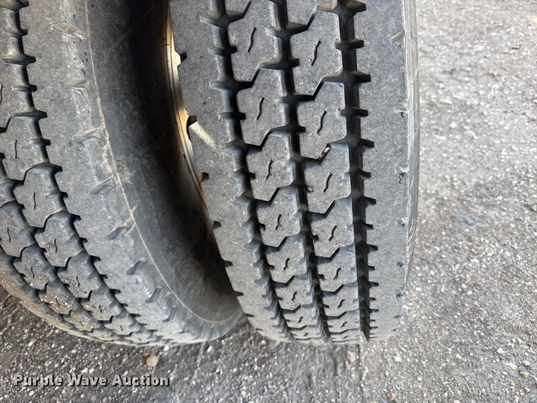 image for item DH1932 2013 Peterbilt 365 crane truck