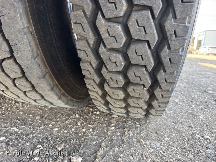 image for item DH1932 2013 Peterbilt 365 crane truck