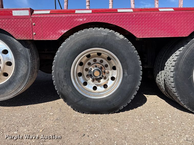 image for item DH1932 2013 Peterbilt 365 crane truck