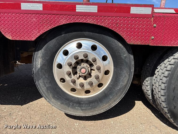 image for item DH1932 2013 Peterbilt 365 crane truck