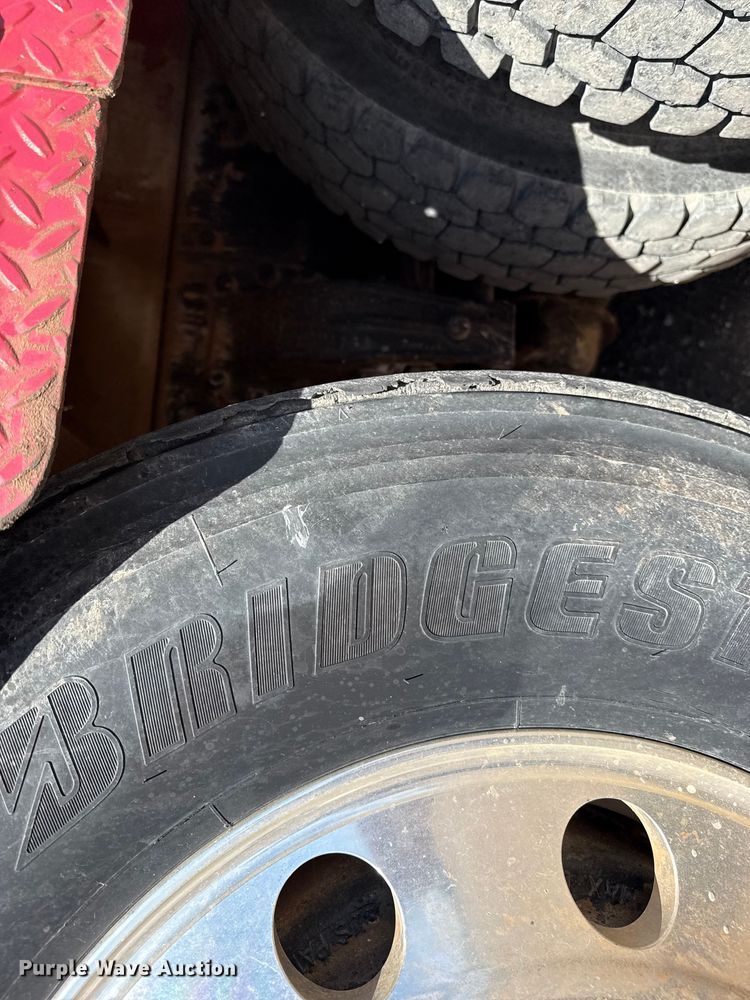 image for item DH1932 2013 Peterbilt 365 crane truck