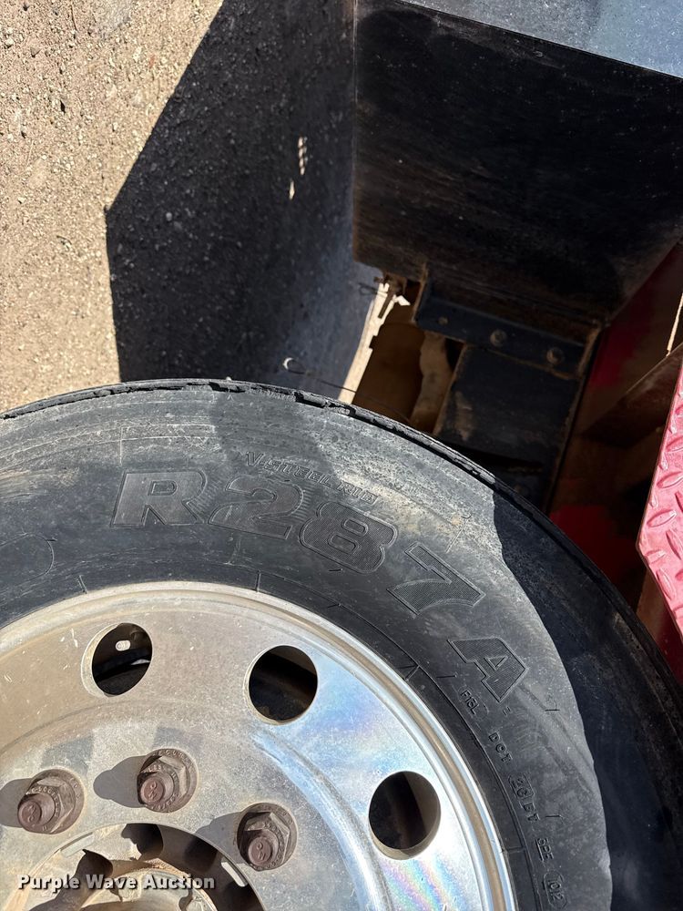 image for item DH1932 2013 Peterbilt 365 crane truck