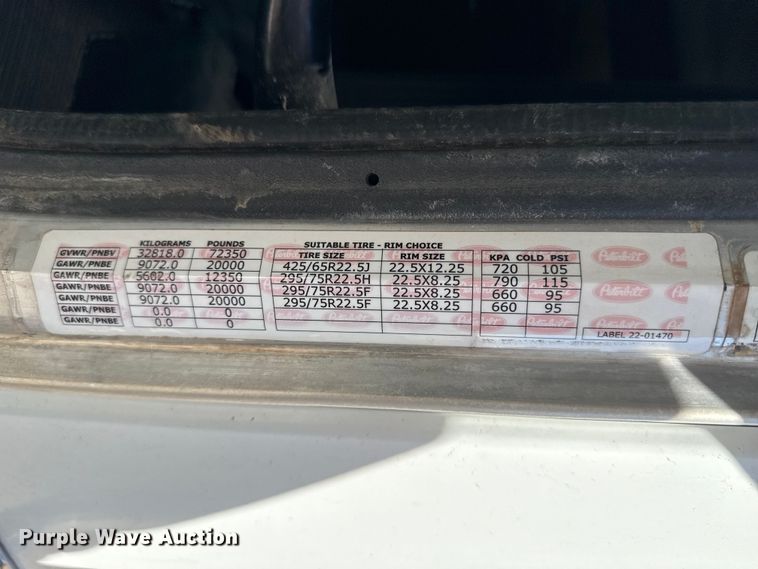 image for item DH1932 2013 Peterbilt 365 crane truck