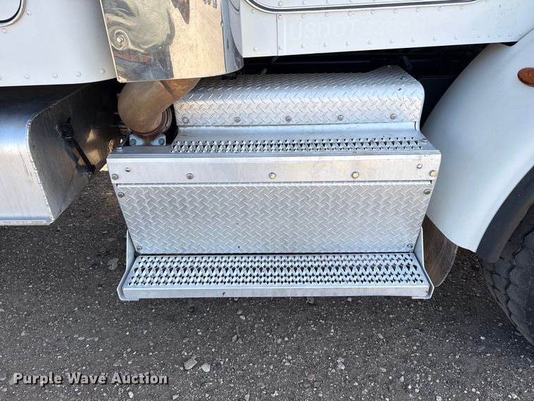 image for item DH1933 2013 Peterbilt 365 crane truck