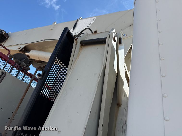 image for item DH1933 2013 Peterbilt 365 crane truck