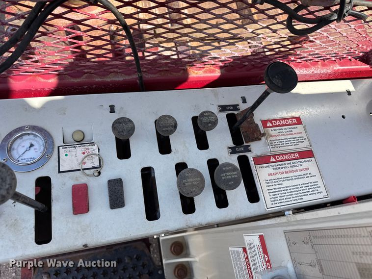 image for item DH1933 2013 Peterbilt 365 crane truck