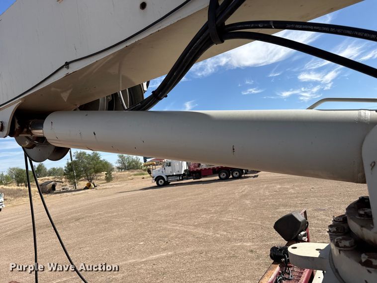 image for item DH1933 2013 Peterbilt 365 crane truck