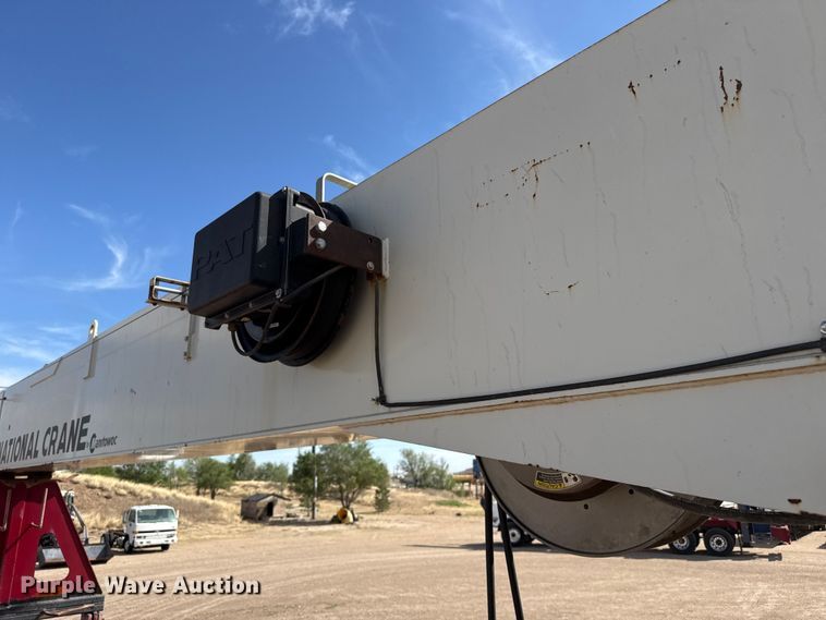 image for item DH1933 2013 Peterbilt 365 crane truck