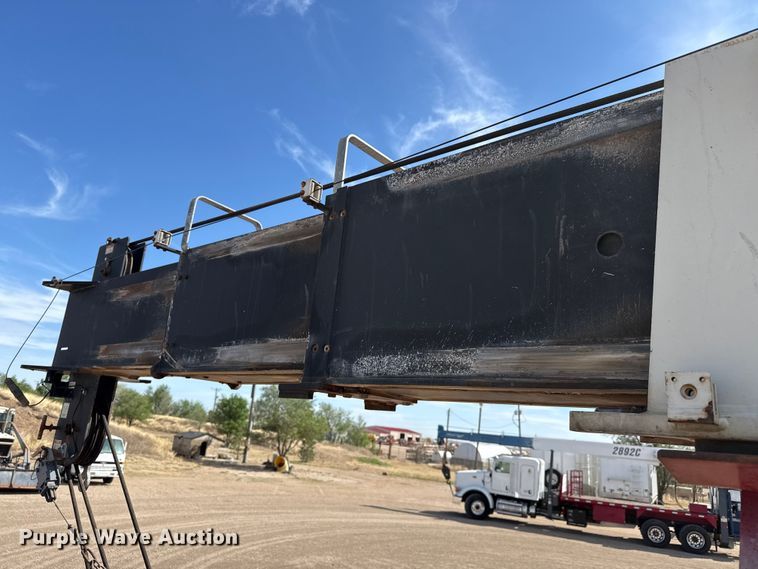 image for item DH1933 2013 Peterbilt 365 crane truck