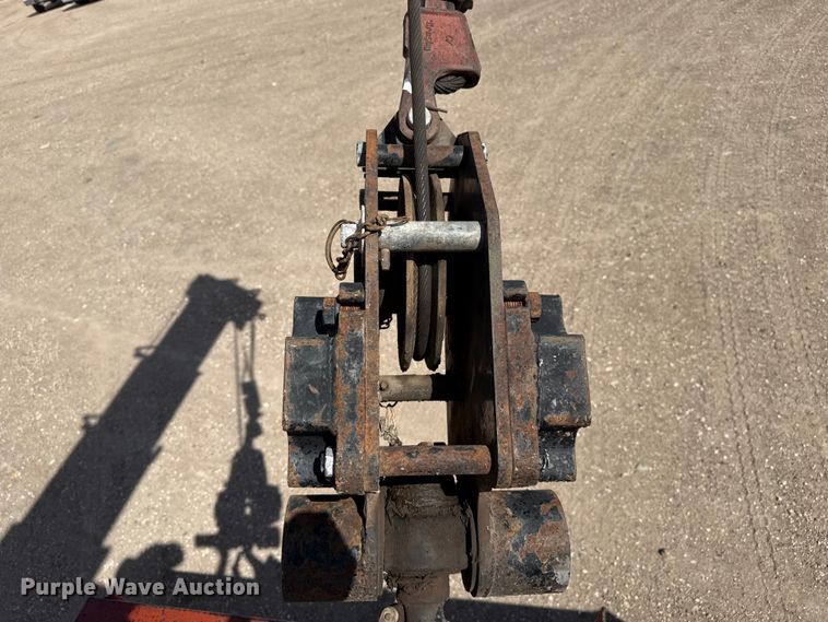 image for item DH1933 2013 Peterbilt 365 crane truck