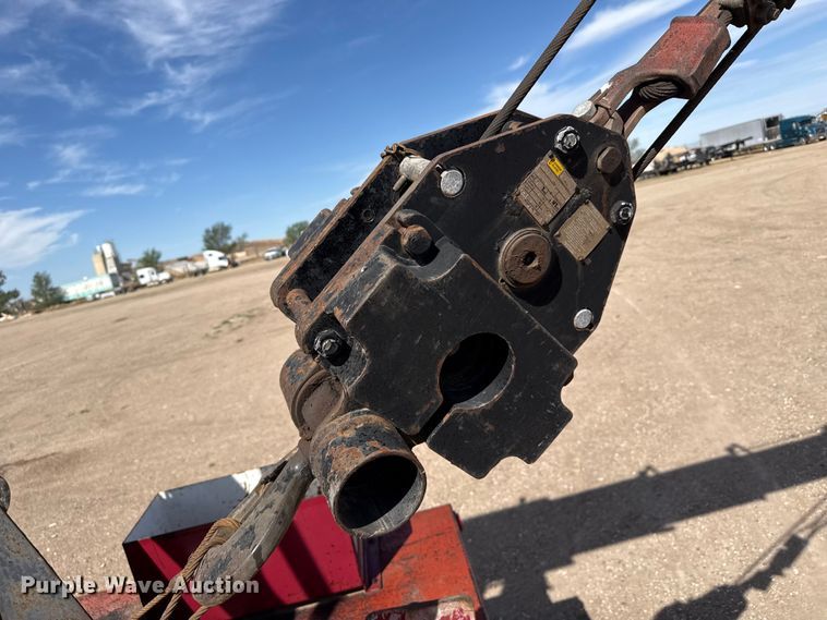 image for item DH1933 2013 Peterbilt 365 crane truck