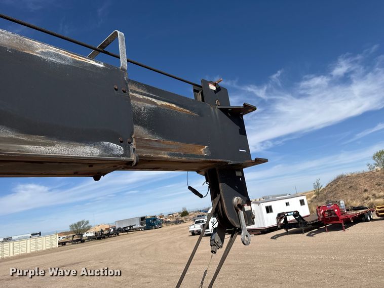 image for item DH1933 2013 Peterbilt 365 crane truck