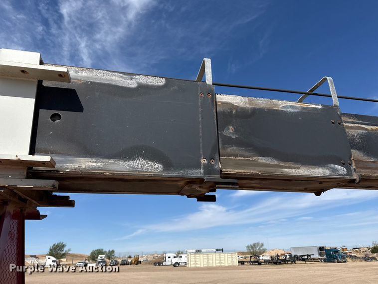 image for item DH1933 2013 Peterbilt 365 crane truck